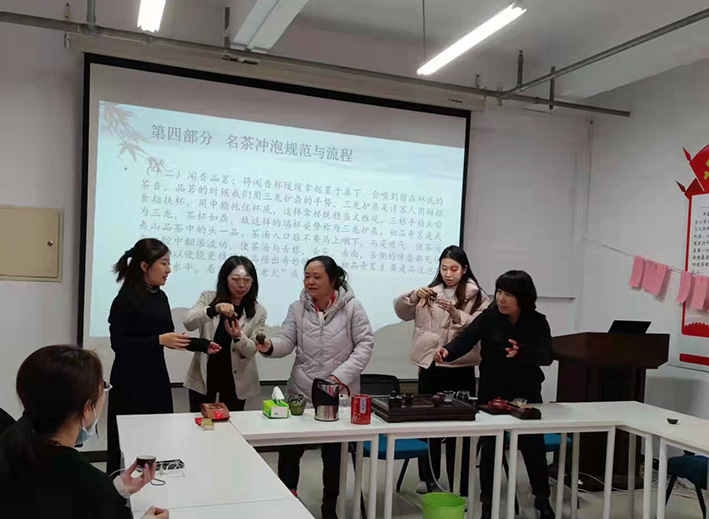 黄色片