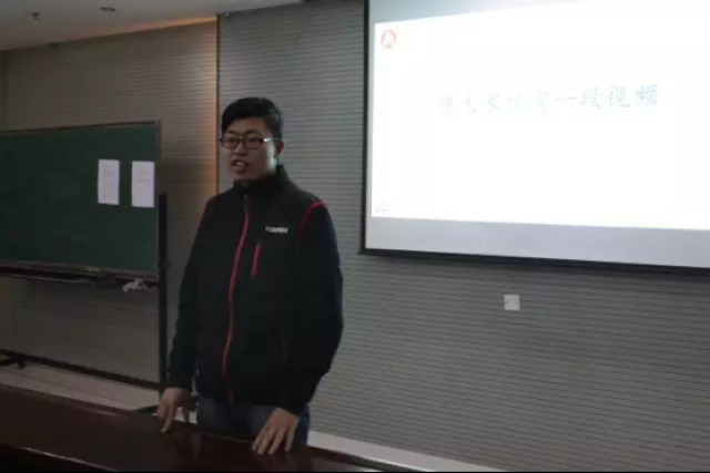 黄色片
