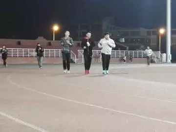黄色片