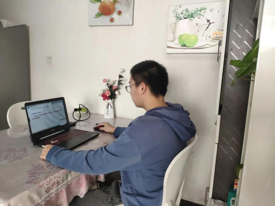 黄色片